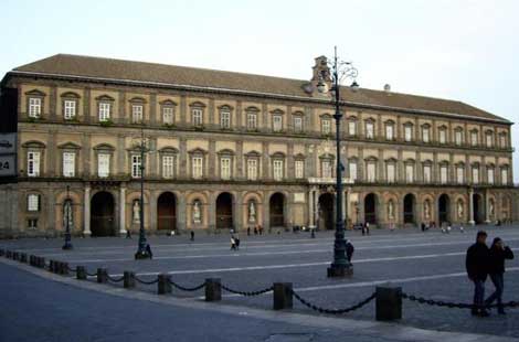 palazzo-reale-napoli
